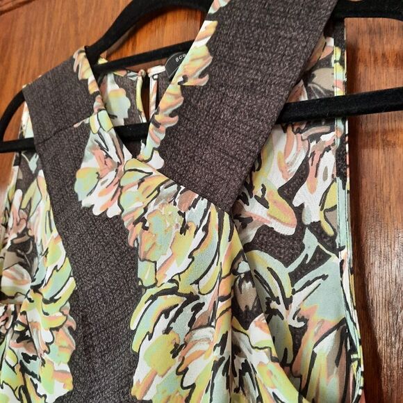 NWT BCBG MaxAzria Tulip Top - Picture 6 of 16